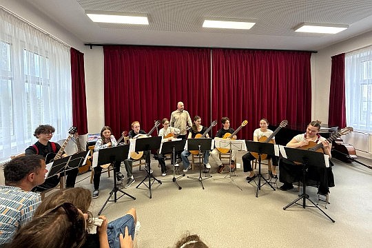 Třídní koncert<span class='fst-italic fs-6 d-block mt-1'>p. uč. Pánek</span>