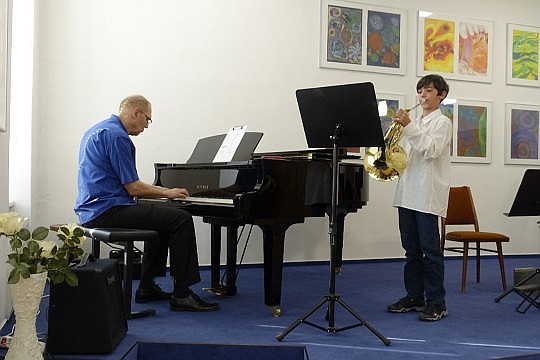 Žesťovo-kytarová besídka<span class='fst-italic fs-6 d-block mt-1'>p. uč. Šindler</span>