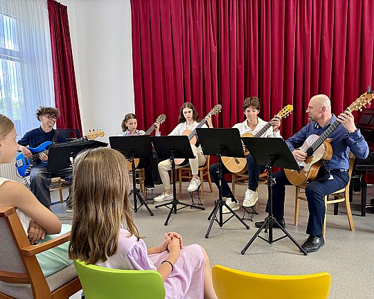 Závěrečný koncert<span class='fst-italic fs-6 d-block mt-1'>pobočka Bohuňovice</span>